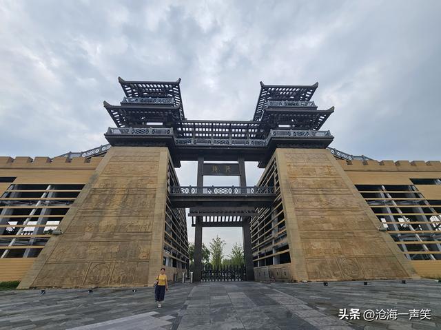 苑陵故城，古人已远去，人无再少年，珍惜眼前人，永结同心锁