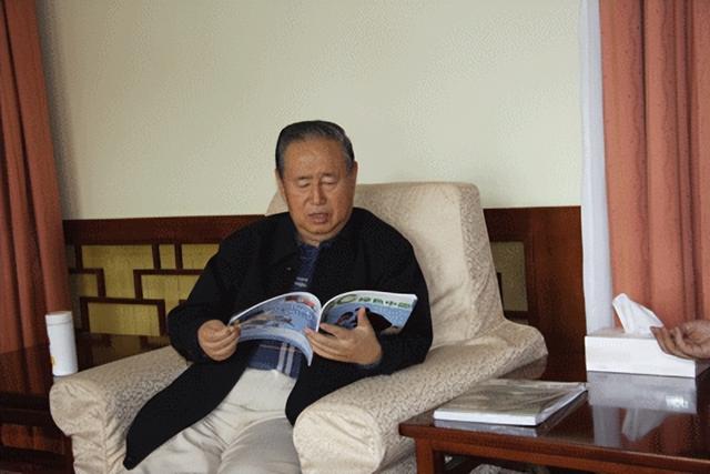姜春云：57岁担任山东省长，58岁任山东省委书记，65岁担任副总理
