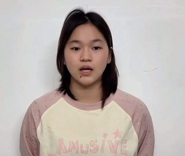 全红婵归队了！她变化真大，身材高挑颜值抢眼，留了长发气场强大