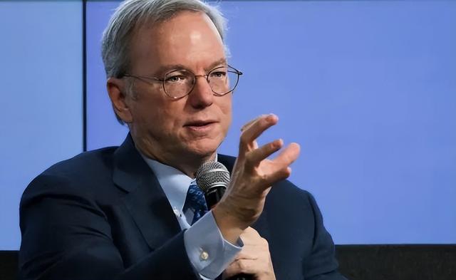 特朗普刚做新决定，大批官员考虑辞职，“安全管制”撑不下去了