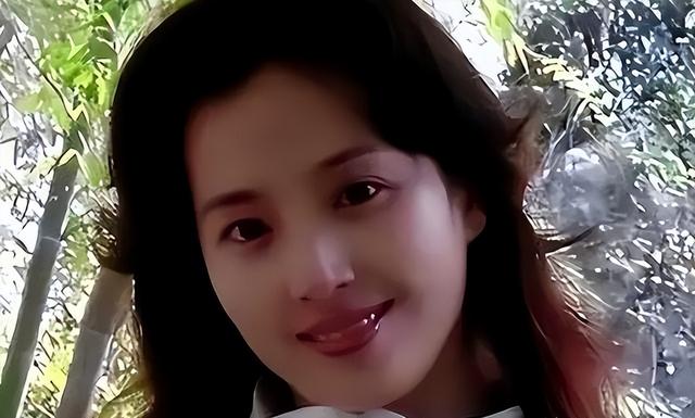 刘亦菲母亲刘晓莉：今66岁仍单身，身材傲人，长得比女儿还漂亮