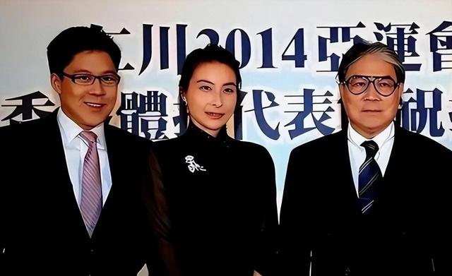 郭晶晶的失足	，给所有被“捧上神坛”的人敲了警钟