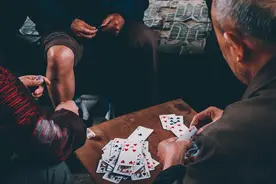 在农村过年打麻将算赌博吗？这种情况可是违法的，提前避免图片
