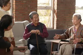 奉劝五十多岁的六零后，千万不要把父母接到身边养老图片