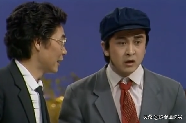 上午被免职	，下午被带走，登24年春晚却忽然消失的黄宏如今怎样