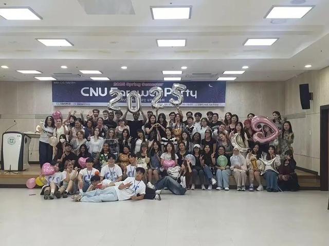 韩国镜像：看见与被看见的旅程