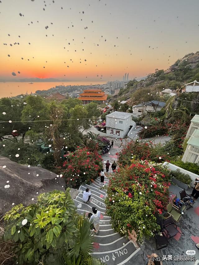 春节游玩建议去厦门。