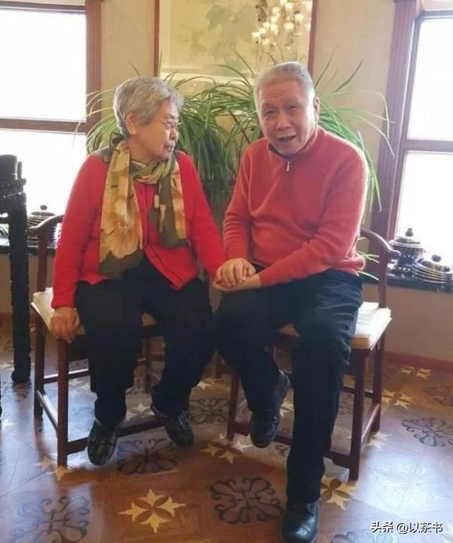 原来马未都妻子是她，怪不得做啥都能来财，真是娶一个贤妻旺三代