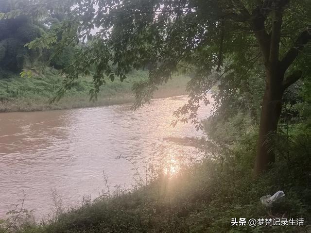 我最近热衷废墟游因为多少总会有收获,加油!我的胜利已近在眼前