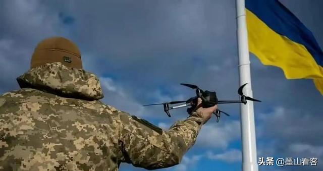 普京险遭“斩首”袭击，91架无人机夜袭总统官邸，特朗普勃然大怒