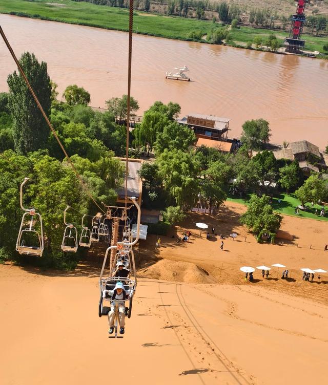 我是上海人，刚游完银川影视城沙坡头，憋了几个感受不吐不快。
