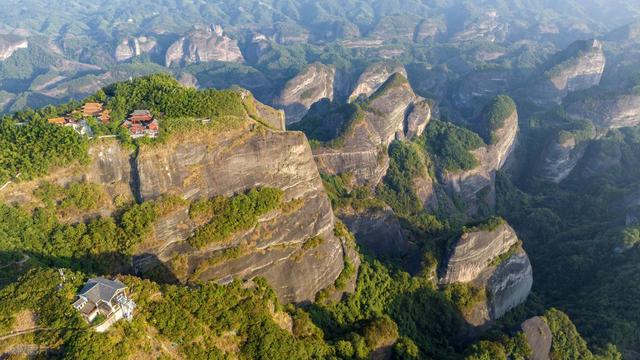 比黄山人少，比泰山秀美，7处小众爬山圣地，山野风光绝佳