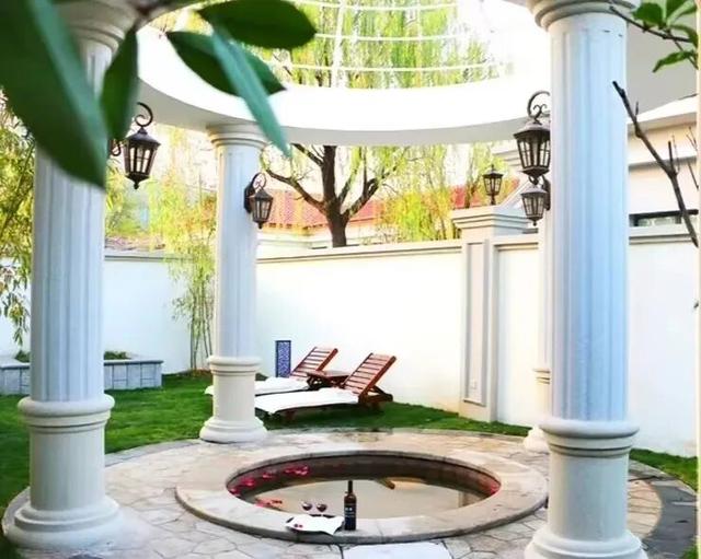 降温天的终极浪漫，是泡进一池温泉里