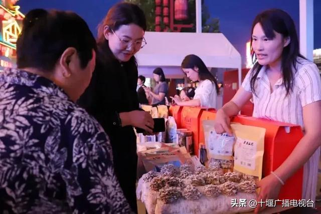 近日,全城进入“太极时间”?网友:这很十堰