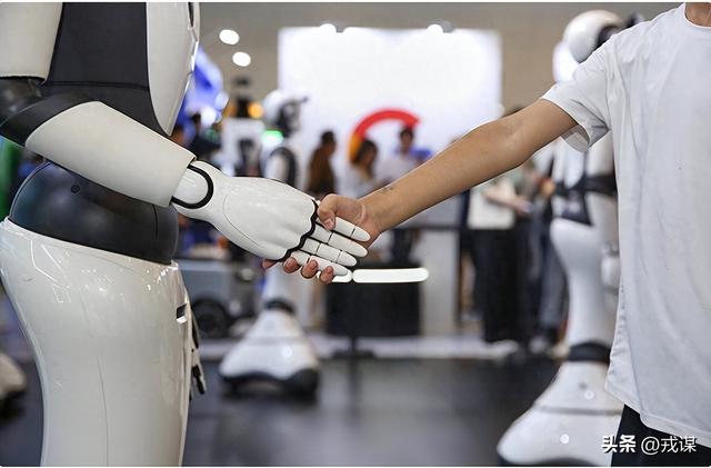 AI能当牛顿？硅谷喊AI搞科学突破！李飞飞：缺乏创造力，不可能