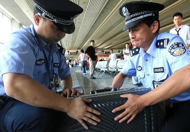 北京奥运安保多夸张？30万摄像头造天罗地网，礼仪小姐来头最大！