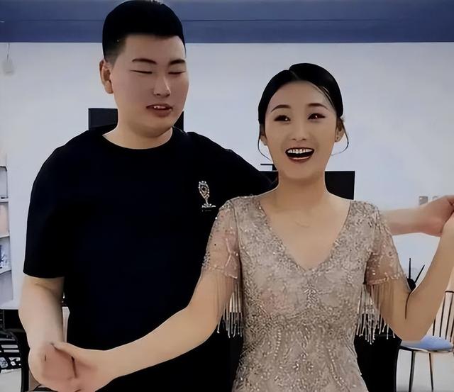 大衣哥做梦都没想到，离婚四年后，前儿媳陈亚男还是不愿放过自己