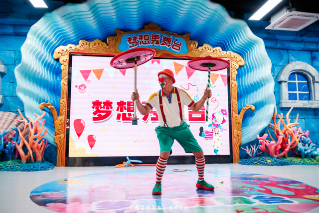 刷爆番禺人朋友圈的新地标，18000㎡的空间究竟藏着什么？