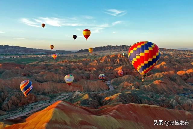 张掖七彩丹霞2025年游客量破300万人次的背后