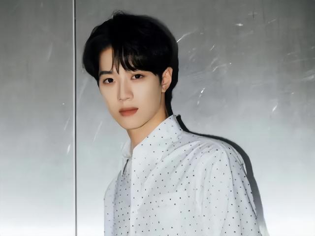 陪玩陪睡只是冰山一角，代孕	、陪客旅行、男星爆潜规则	，个个荒唐