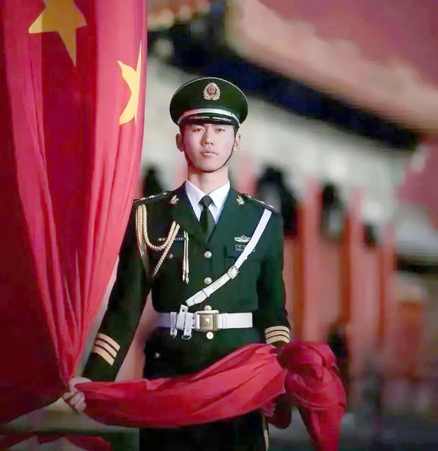 张自轩婚礼曝光！新娘强势、拒他两次亲密动作，岳父现场送车和卡