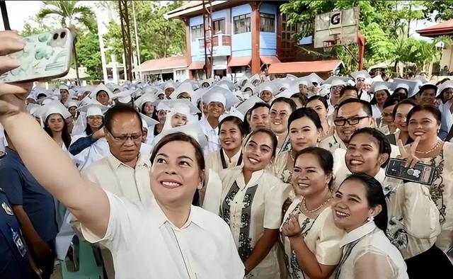 菲律宾即将大乱？马科斯和莎拉同时弹劾，杜特尔特亲孙子低调来华