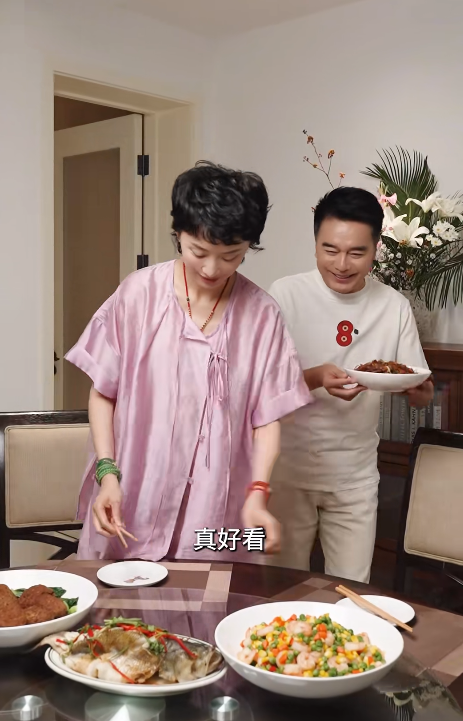 网传廖京生不离不弃照顾生病的何晴10年，廖京生的回应来了！