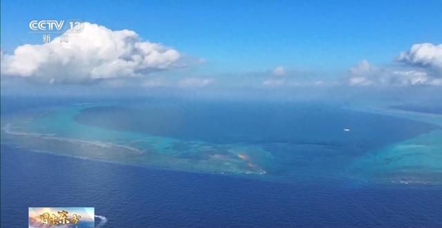 中国海警，在黄岩岛国家级自然保护区举行升国旗仪式。太燃了！