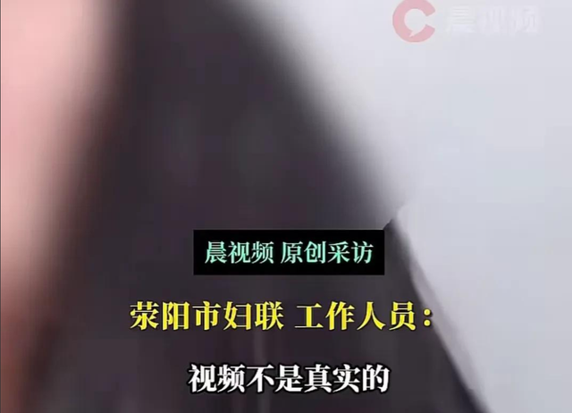 女孩洗澡被爸爸偷看后续，真实原因曝光，爸爸道歉，女孩悔不当初