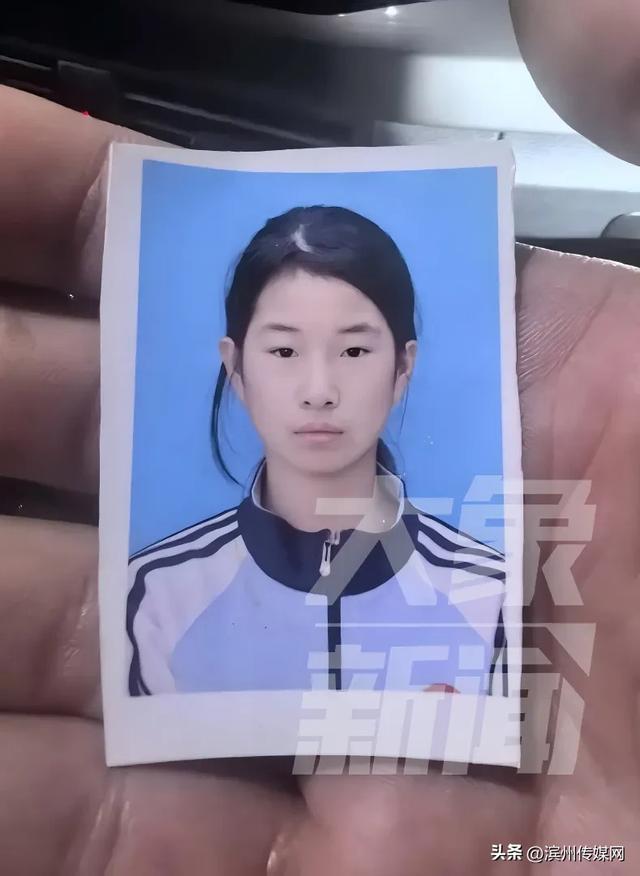 巩义14岁女孩上学路上失联14天，路人在河堤泵房发现书包，家属称失联前与家人说笑无异常