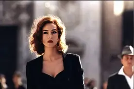 意大利球花贝鲁奇：五部尺度拉满的作品，为艺术大胆献身！图片