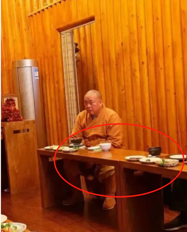 释永信在少林寺有多爽，让人根本想象不到，难怪佛协会批了又批
