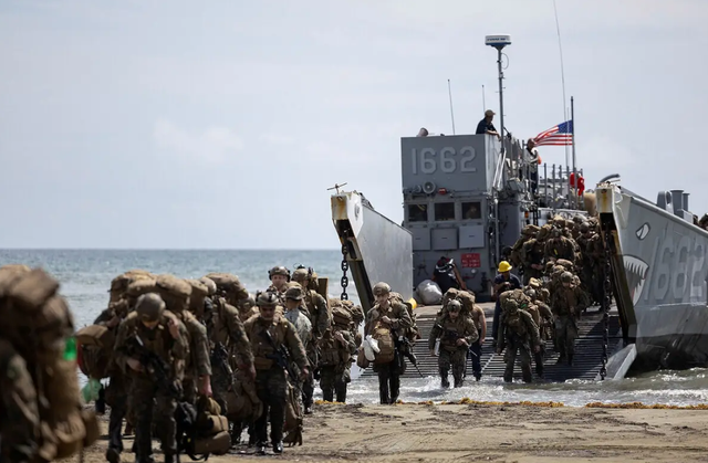 委内瑞拉政府成“恐怖组织”？特朗普：团团围住彻底封锁