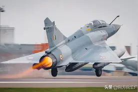 突发！大年初九，印度空军一架战机摔成废铁，6000多万美元打水漂图片