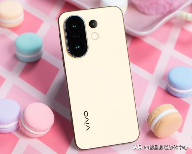 2025公认“手感最佳”的3款小屏手机，性价比高重点考虑，6.1英寸起