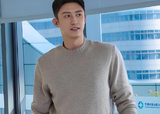 离婚8年	，一别两宽，如今的黄景瑜，已是王雨馨高攀不起的存在