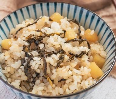 中国大多数家庭餐桌上的文化在慢慢变化和消失之中