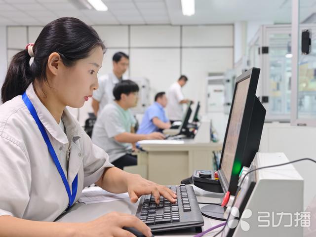 这只“机器手”又稳又准！码垛误差不超0.15毫米
