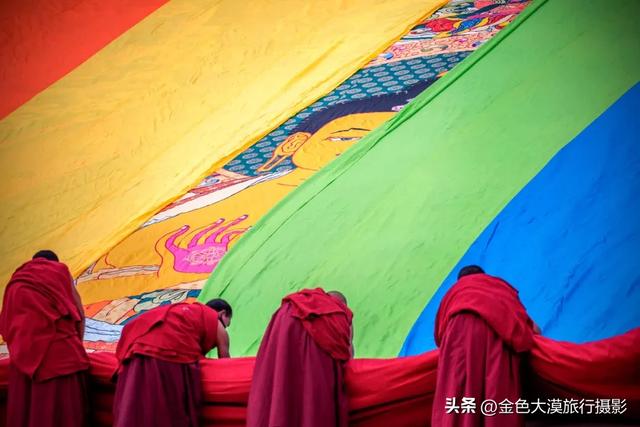 正月甘南,才是真正的信仰天堂,带你走进藏区的盛大节日--晒大佛