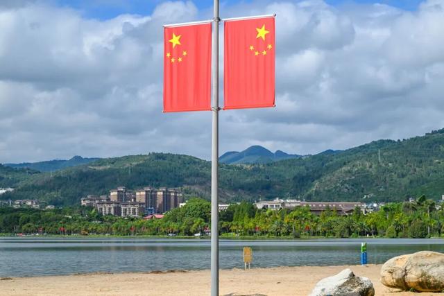 红了！弥勒国庆氛围已拉满，喜迎八方客！