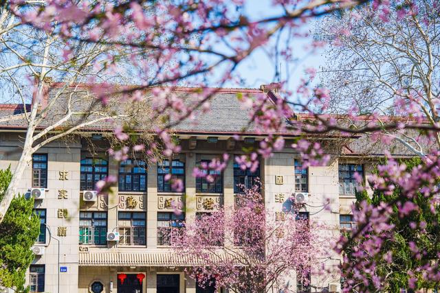 刚从宁波回来，毫不客气的说，宁波就是全国海滨港郊区城建天花板