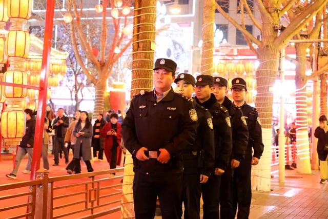 秦州公安多警联动 护航“欢乐秦州年”第二届文化旅游活动