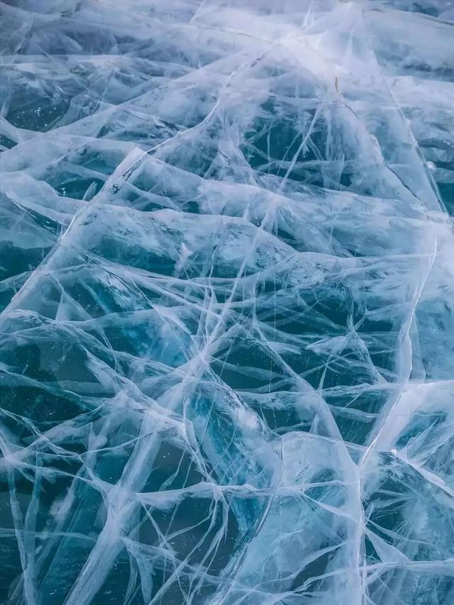 西藏冬日的冰湖仙境，堪比贝加尔湖！