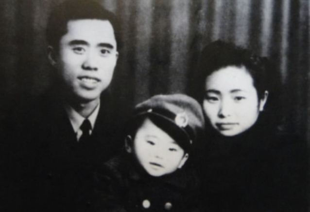 这就是烈士江姐的真实的样貌，并非演员扮演，货真价实的罕见照片