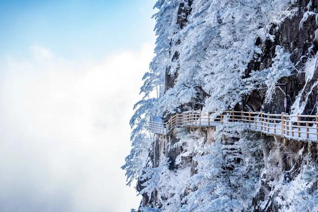 明月山跨年抽奔驰，玩这么大吗？看超燃音乐夜，把豪车开回家！