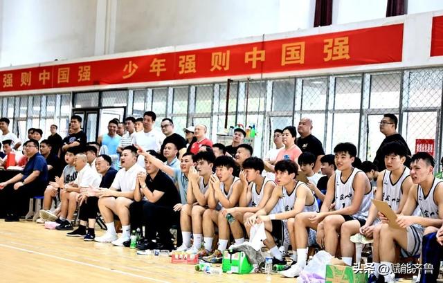 势如破竹，酣畅淋漓：枣庄一中男篮大比分夺冠！