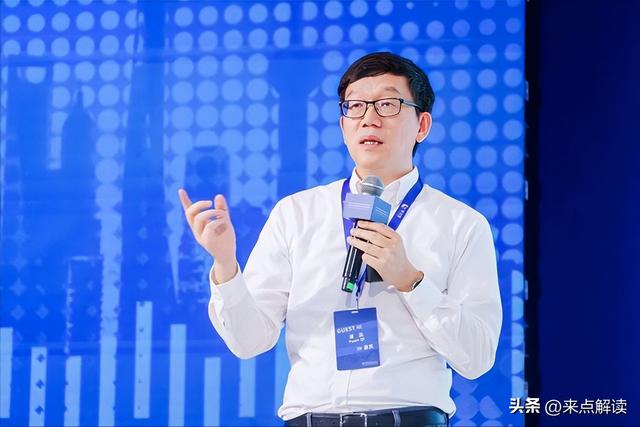 赫拉利抛出 “问”？外滩大会给出 “答”，这场对话藏着什么深意？