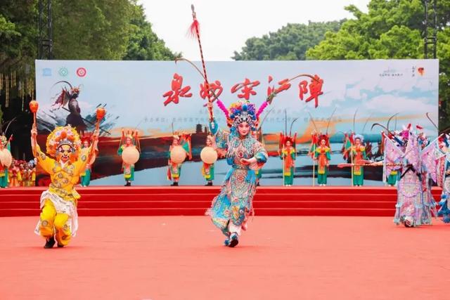 泉州宋江阵新升级——簪花侠士2.0！相约丰泽场，打卡“非遗盛宴+滨海浪漫”