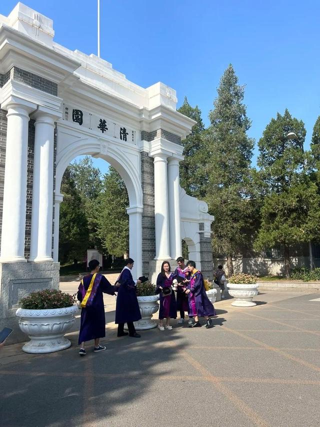 谁先下车谁就输！神奇的北京地铁4号线，一眼放去都是985名校
