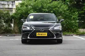 2024款雷克萨斯ES 200 臻享版上市，配后风挡遮阳帘，售价29.99万图片